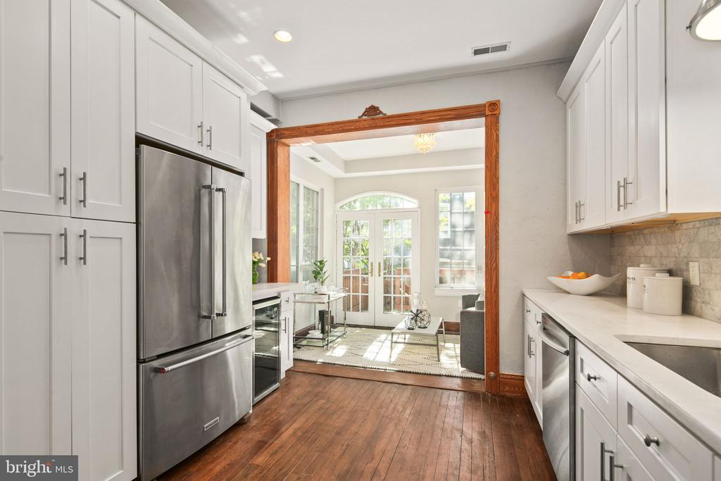 403 K St NE