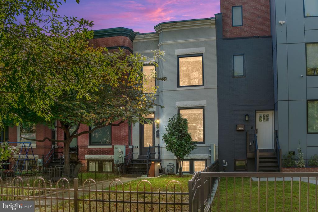 403 K St NE