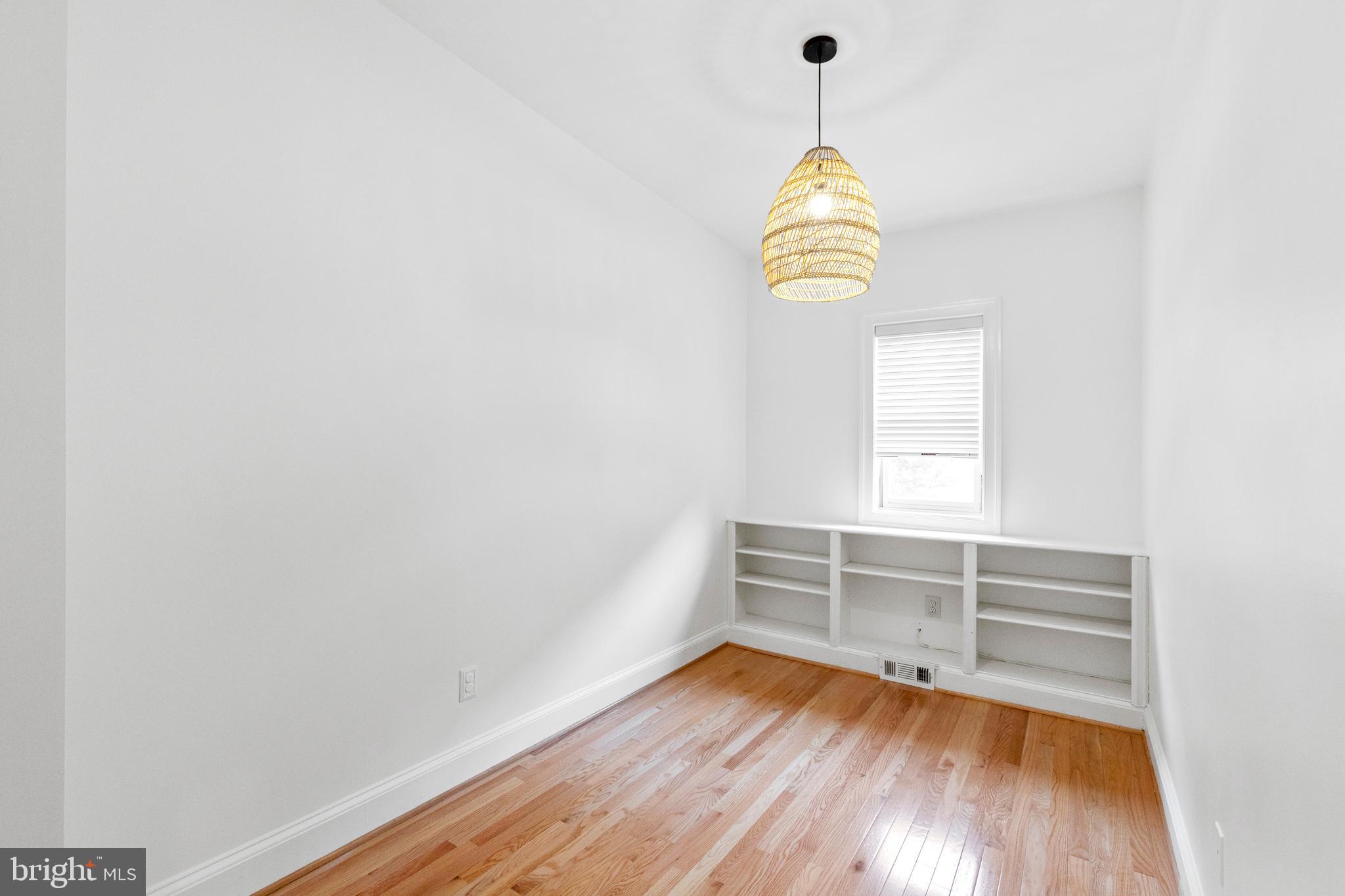 431 4th St NE