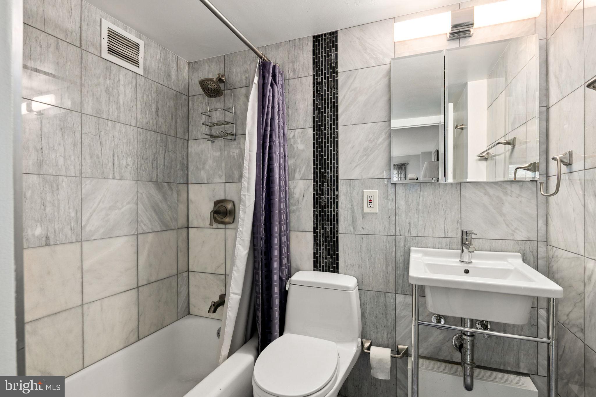 4600 Connecticut Ave NW #401