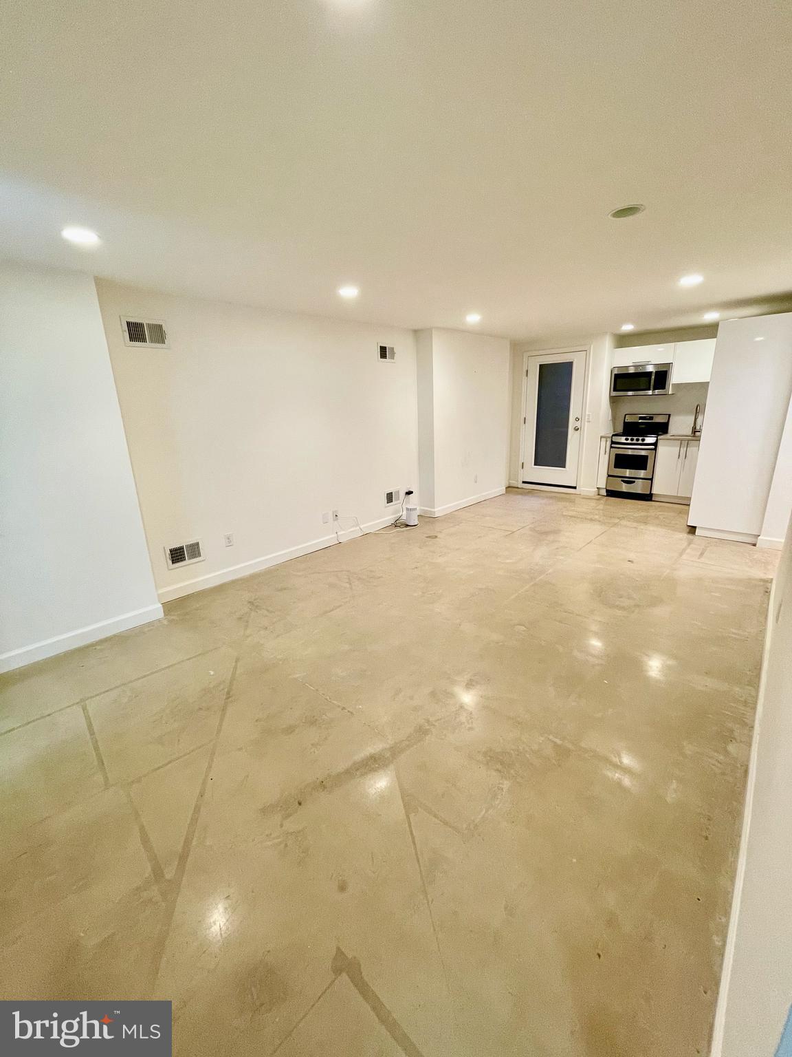 451 M ST NW #B