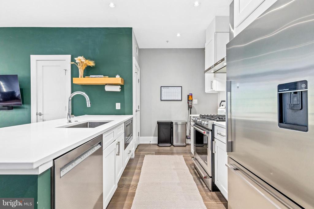 526 Lamont St NW #5