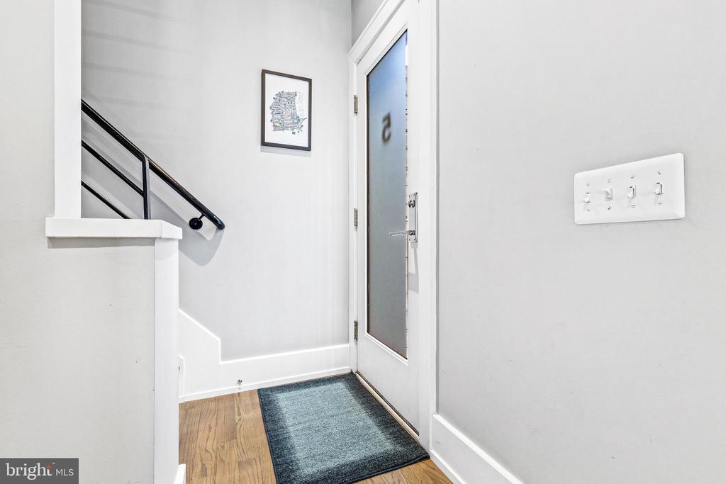 526 Lamont St NW #5