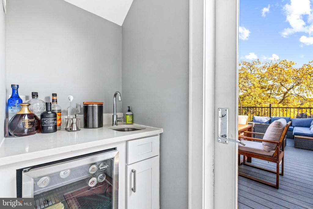 526 Lamont St NW #5