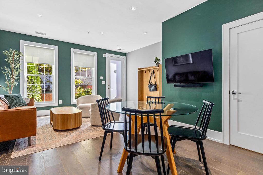 526 Lamont St NW #5