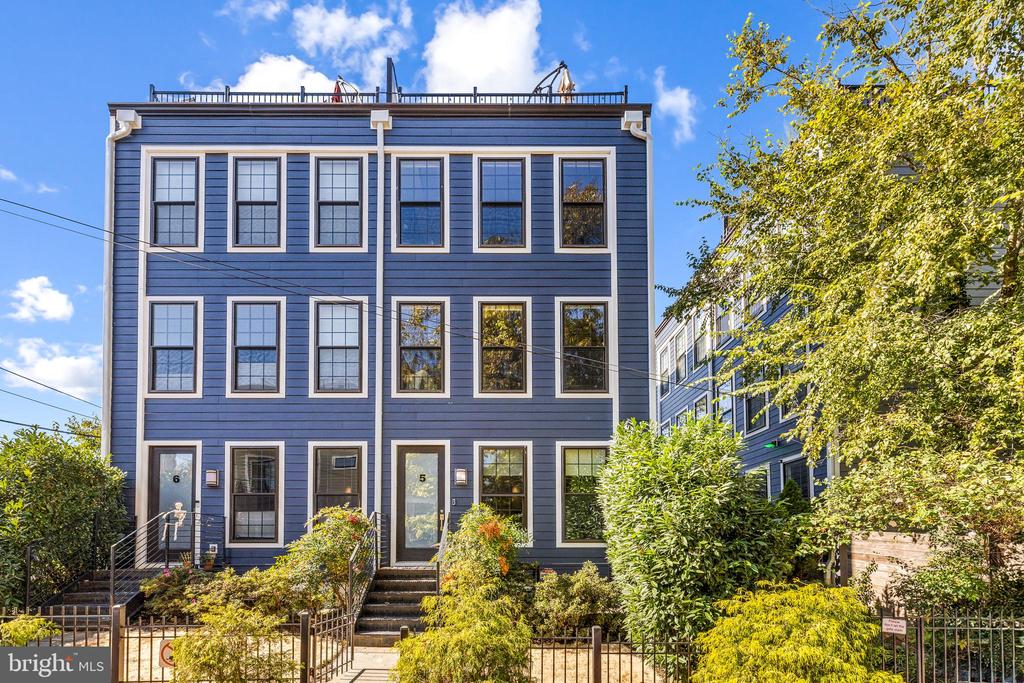 526 Lamont St NW #5