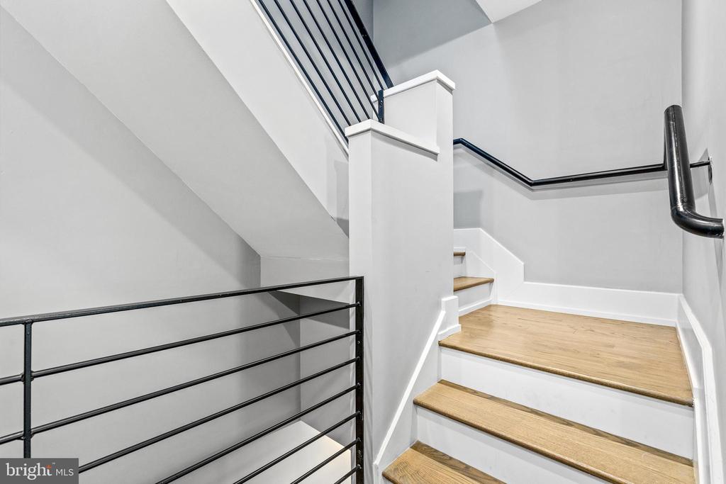 526 Lamont St NW #5