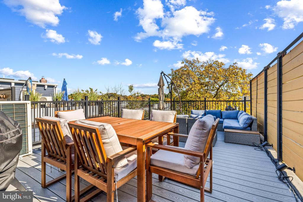 526 Lamont St NW #5