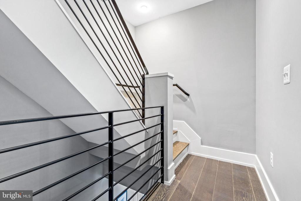 526 Lamont St NW #5