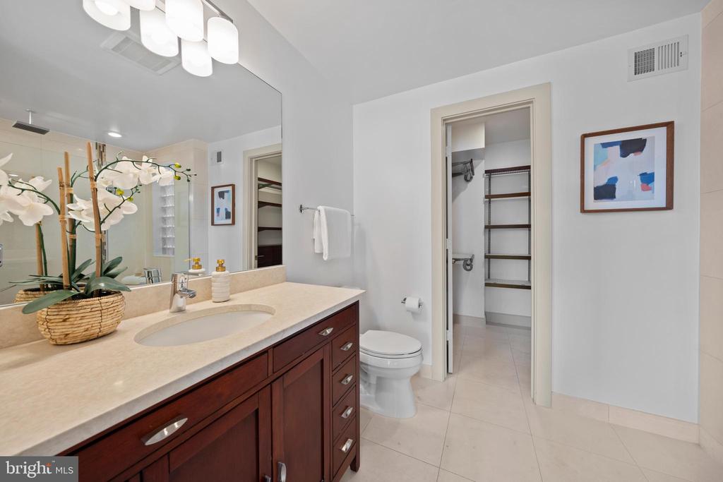 2448 Ontario Rd NW #4