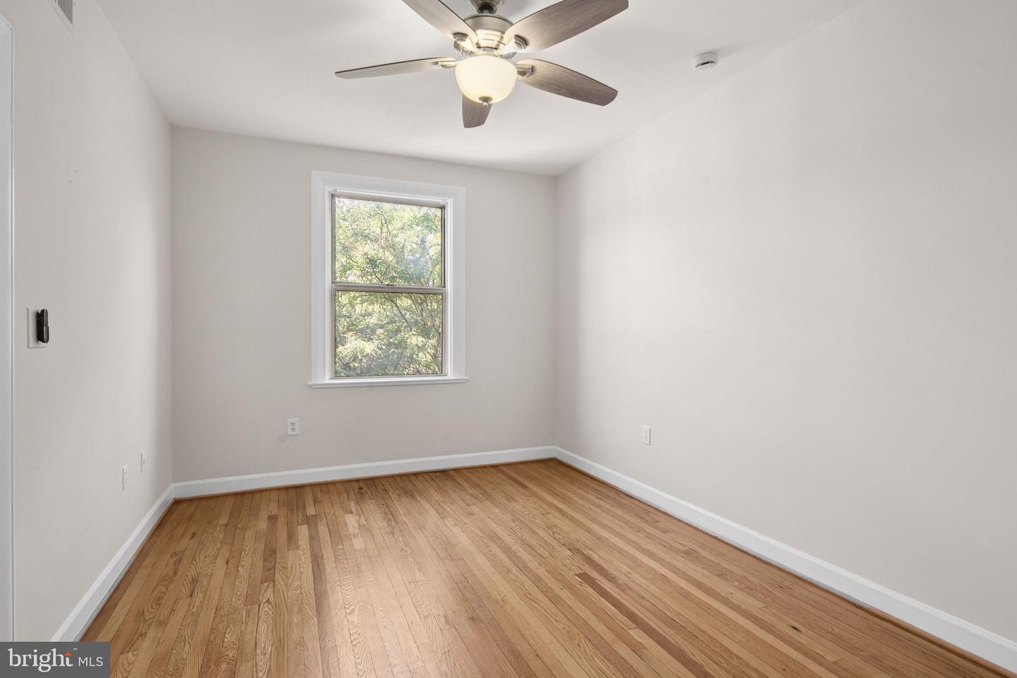 1615 Kenyon St NW #52