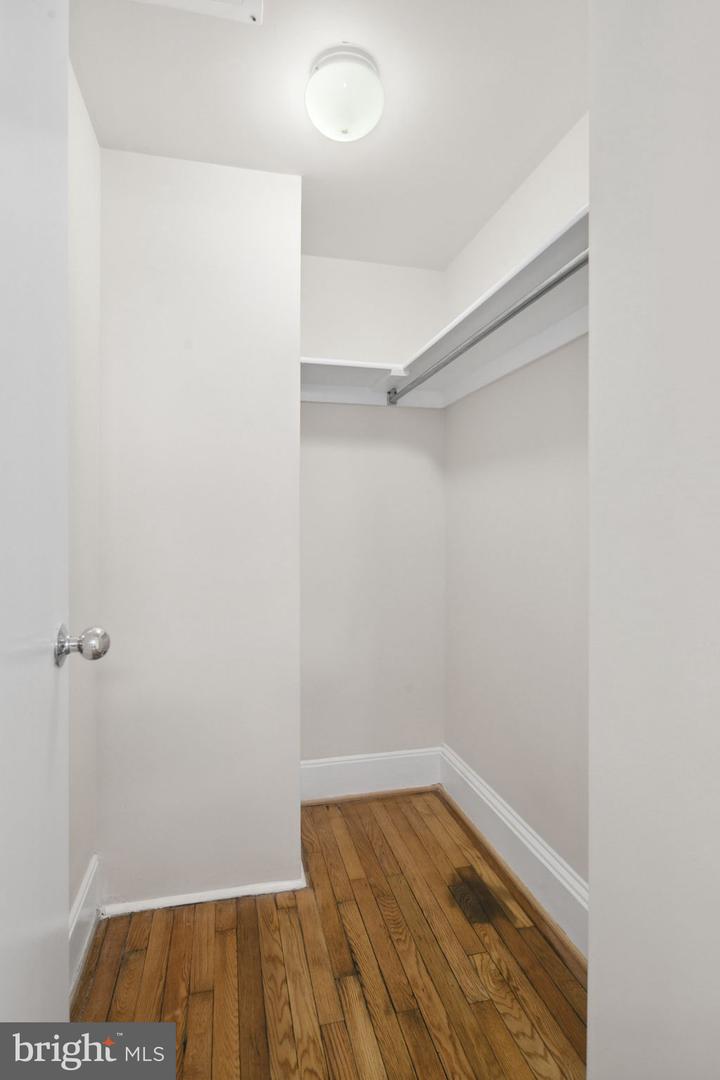 1615 Kenyon St NW #52
