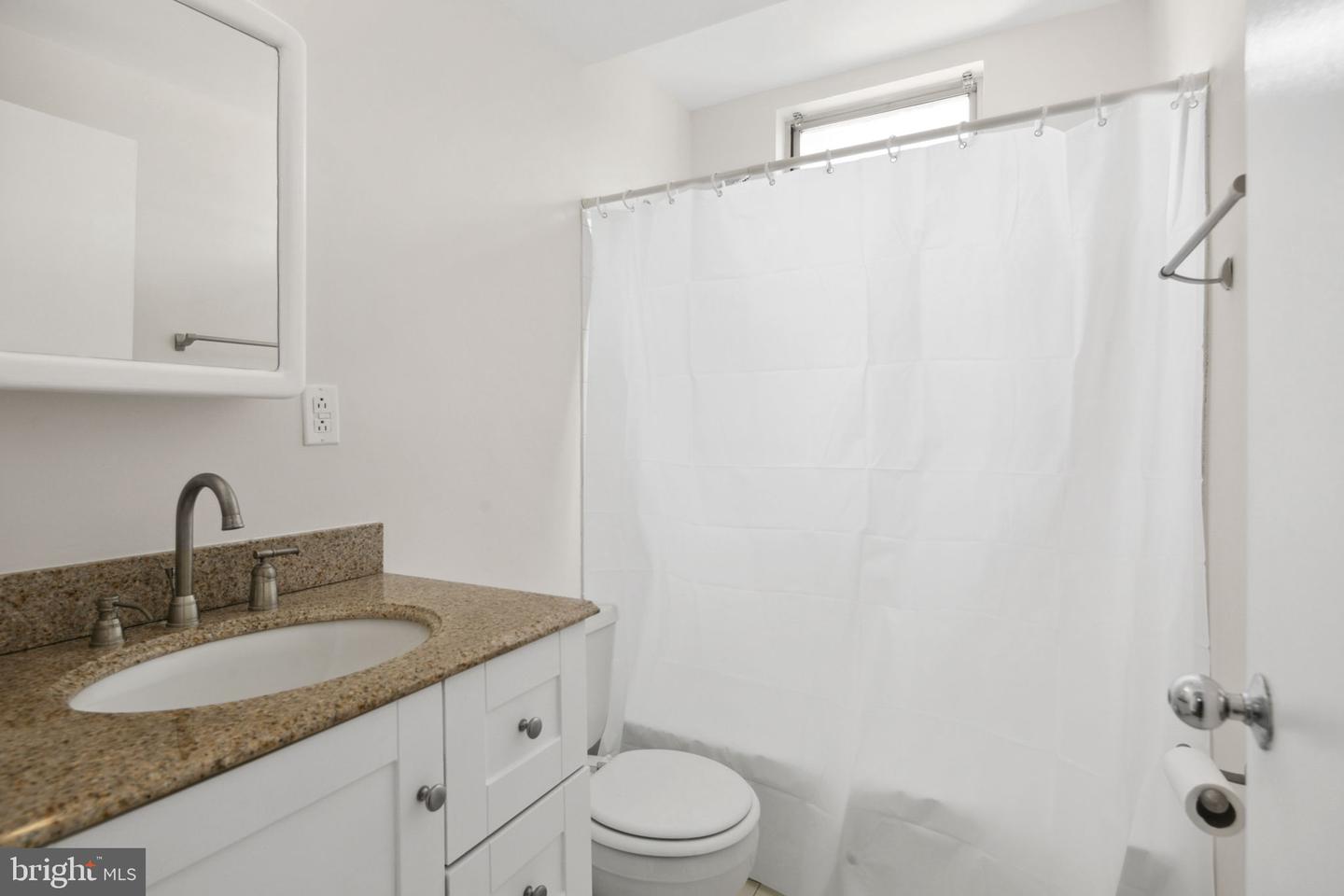 1615 Kenyon St NW #52