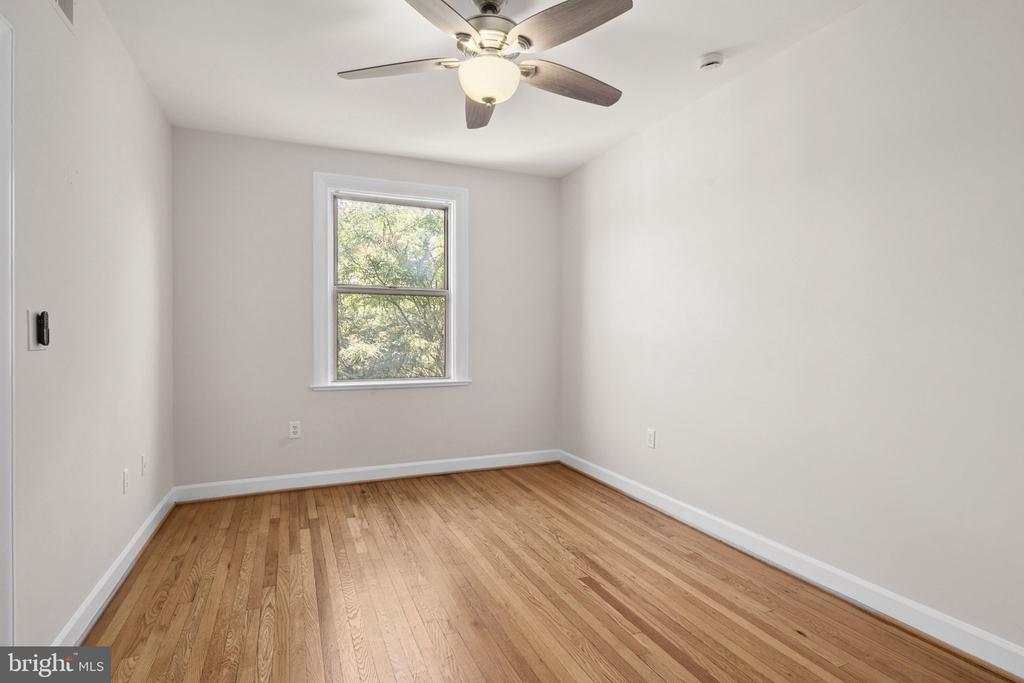 1615 Kenyon St NW #52