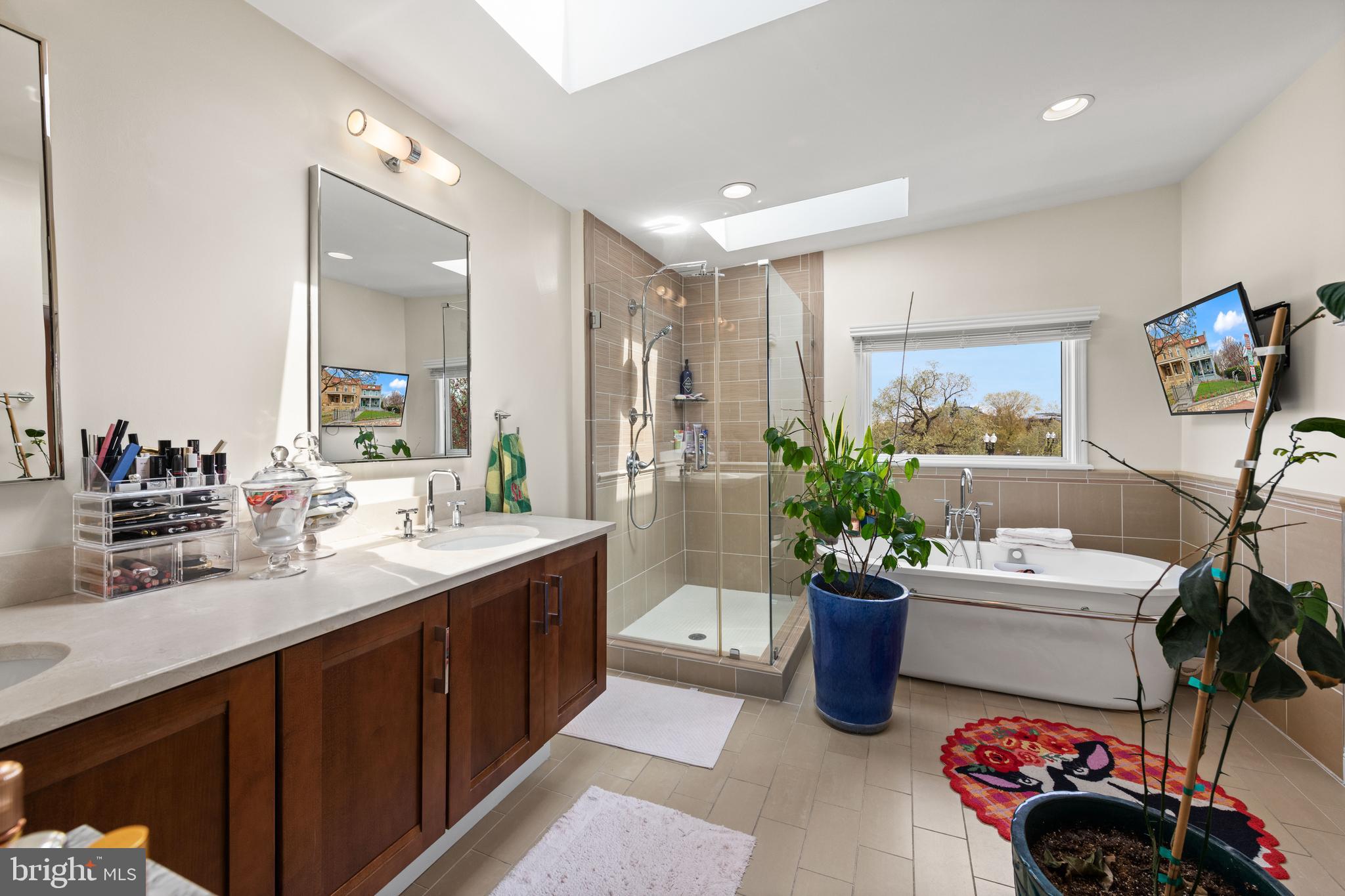 1436 North Carolina Ave NE