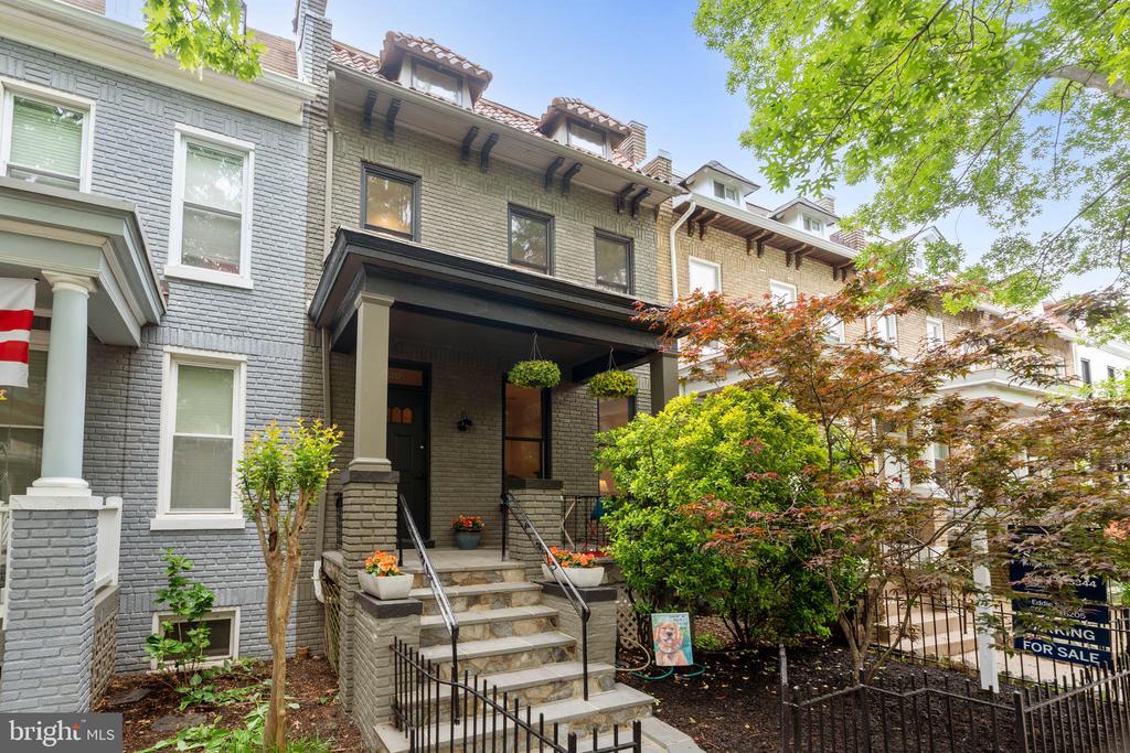 630 Princeton Pl NW