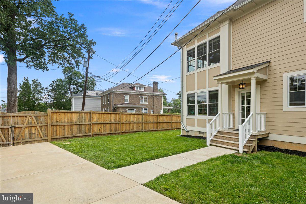 1501 Hamilton St NW
