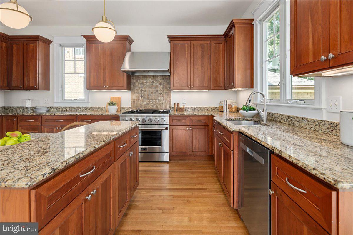 1501 Hamilton St NW