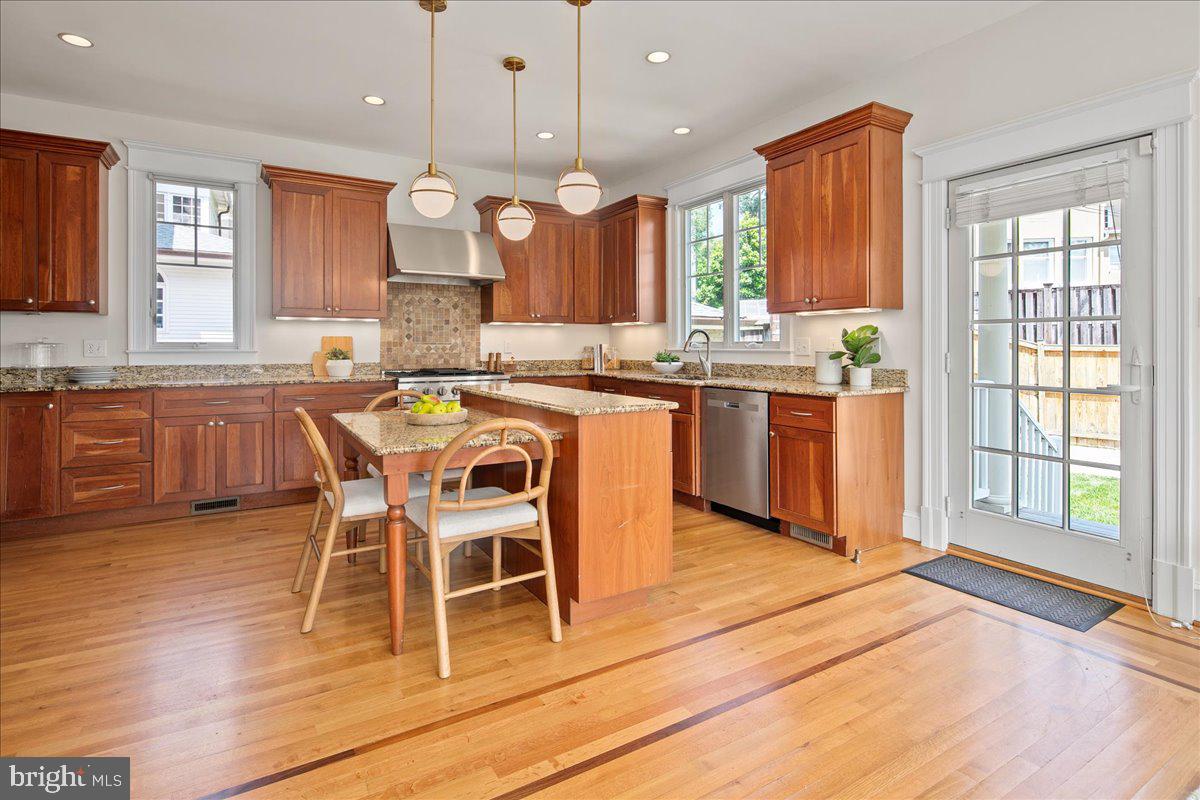 1501 Hamilton St NW