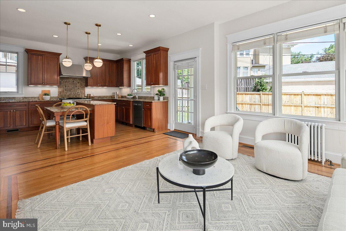 1501 Hamilton St NW