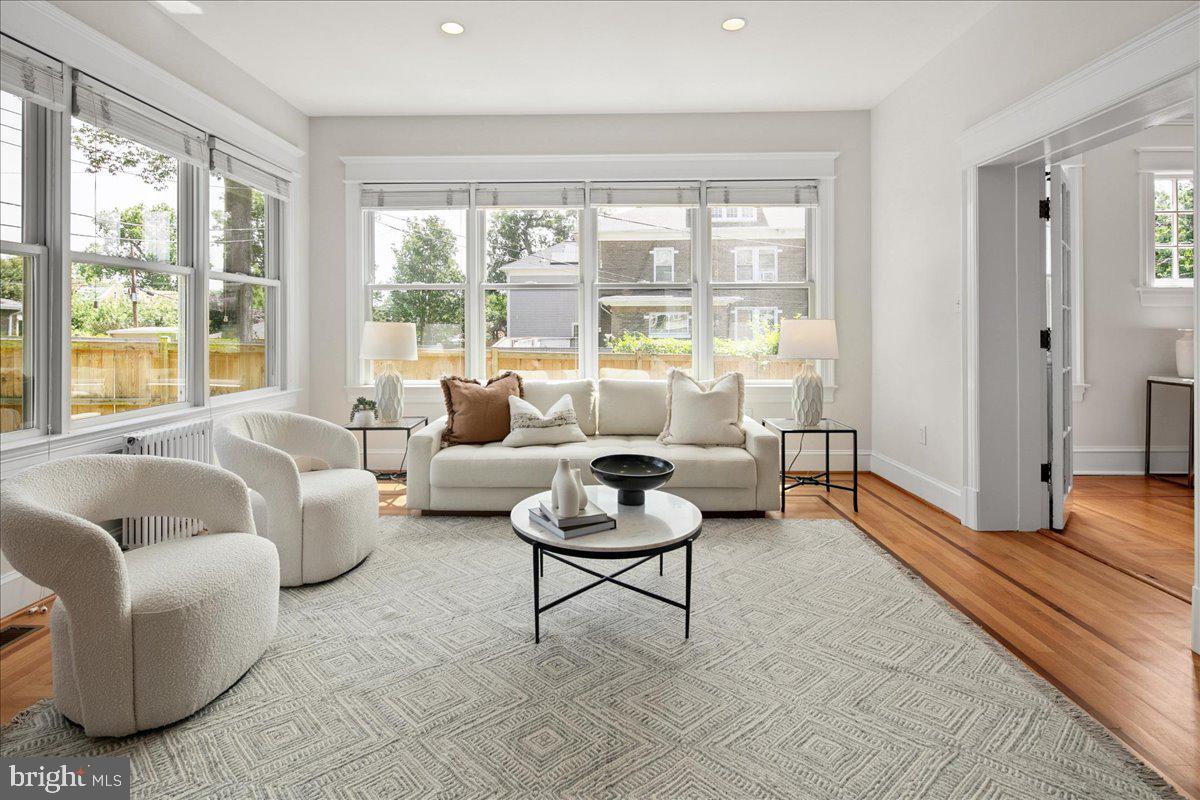 1501 Hamilton St NW
