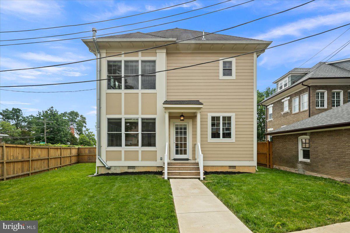1501 Hamilton St NW
