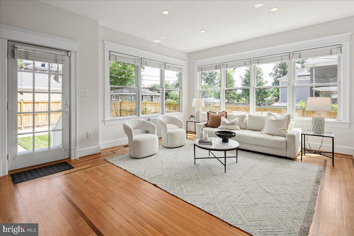 1501 Hamilton St NW
