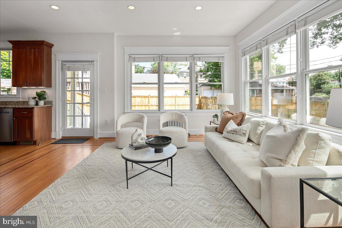 1501 Hamilton St NW