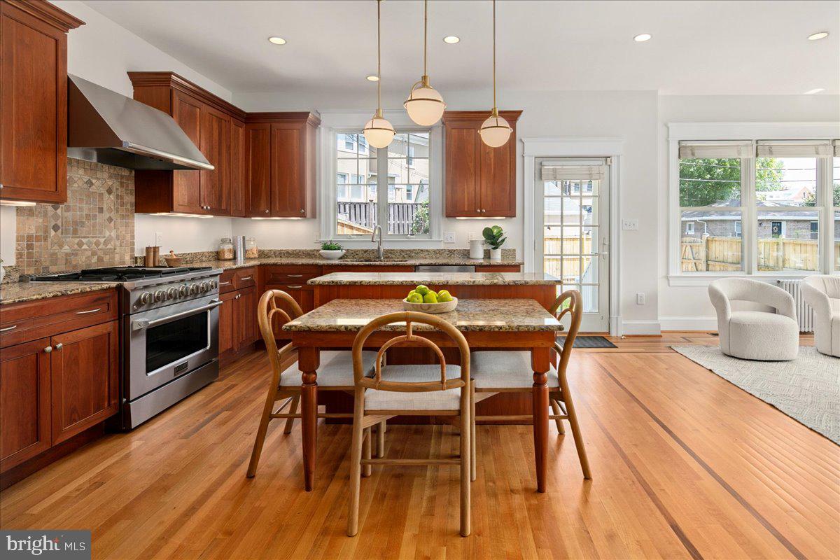 1501 Hamilton St NW