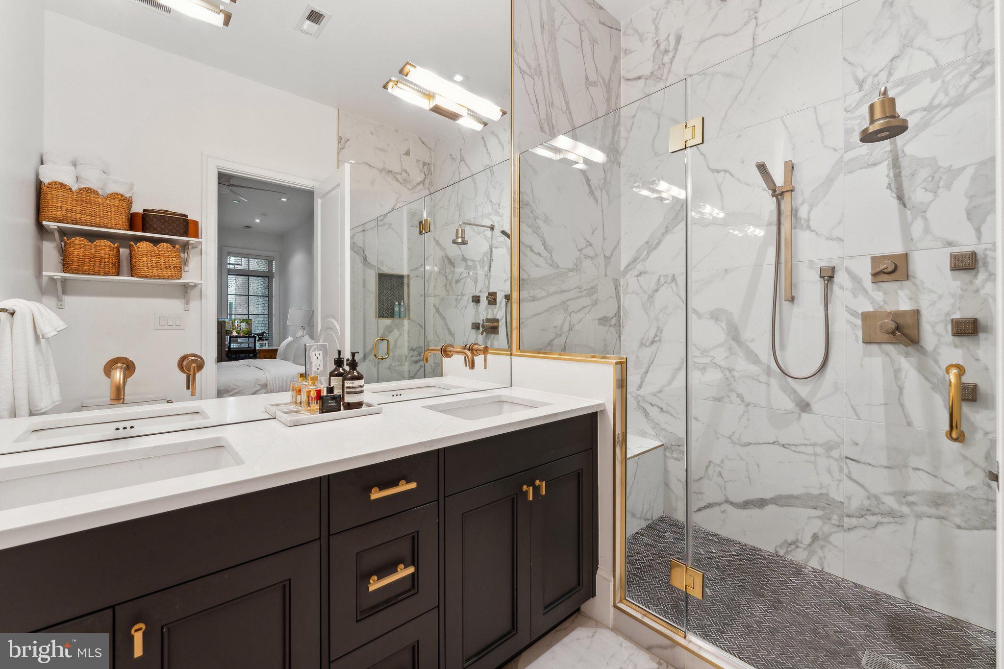 1832 16TH STREET NW 2