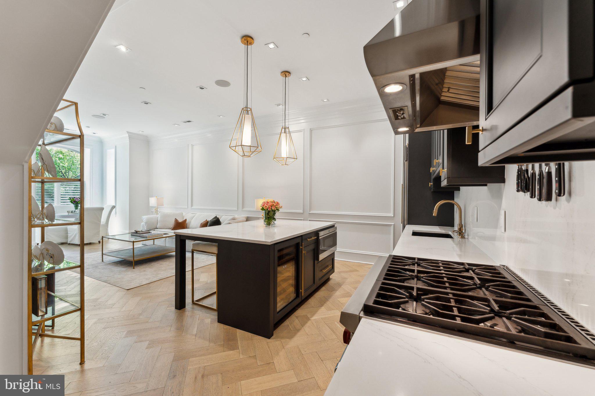 1832 16TH STREET NW 2