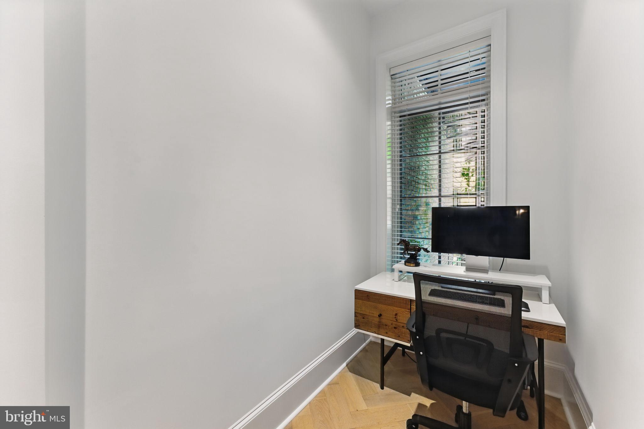 1832 16TH STREET NW 2