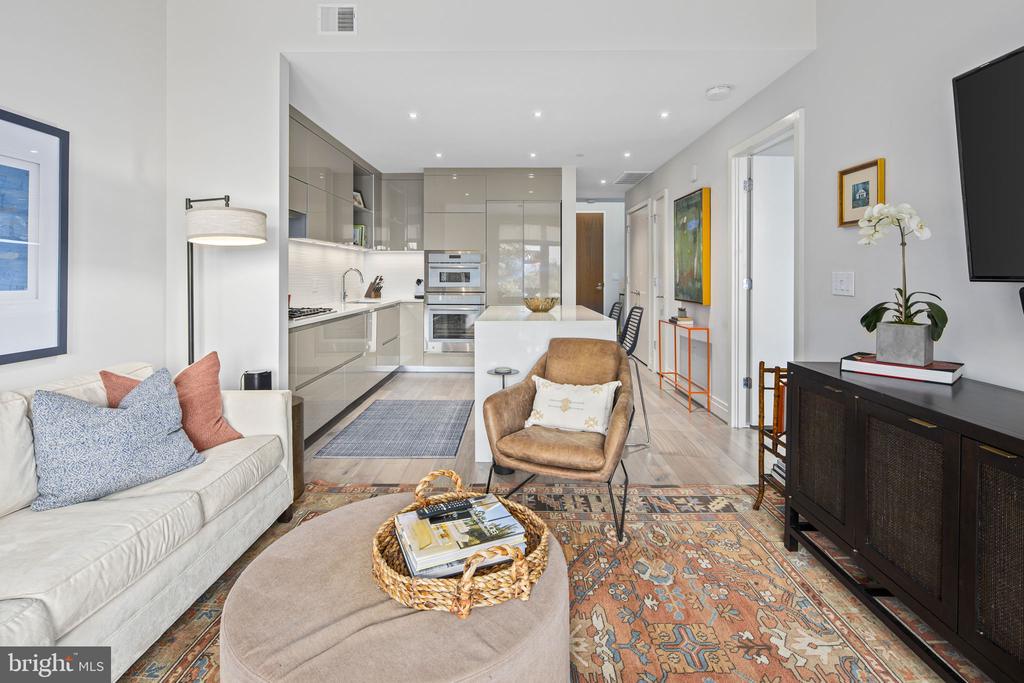 810 O ST NW #305