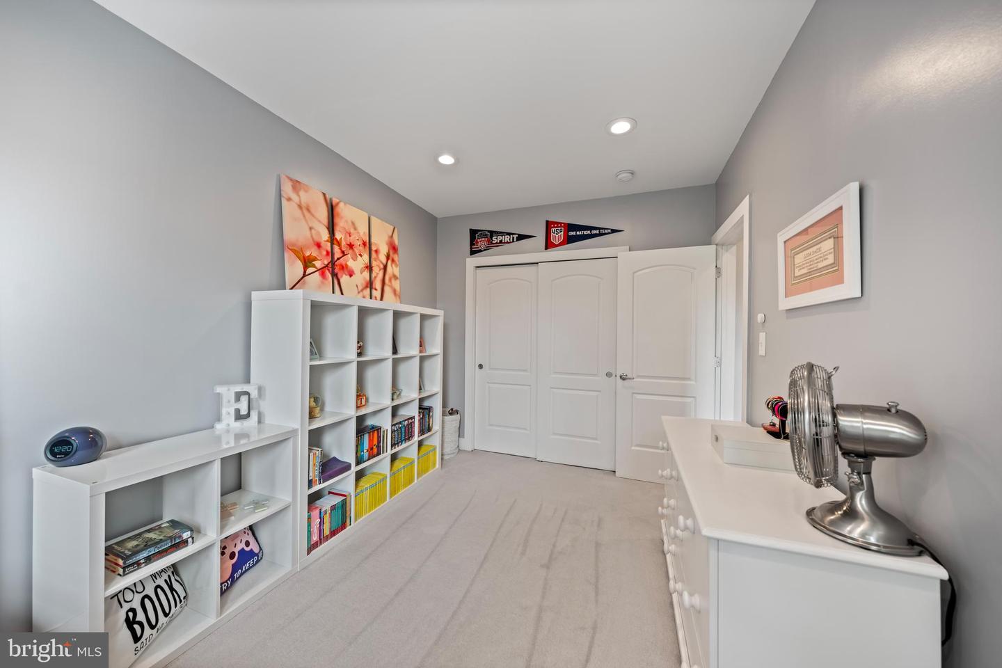 613 Longfellow St NW
