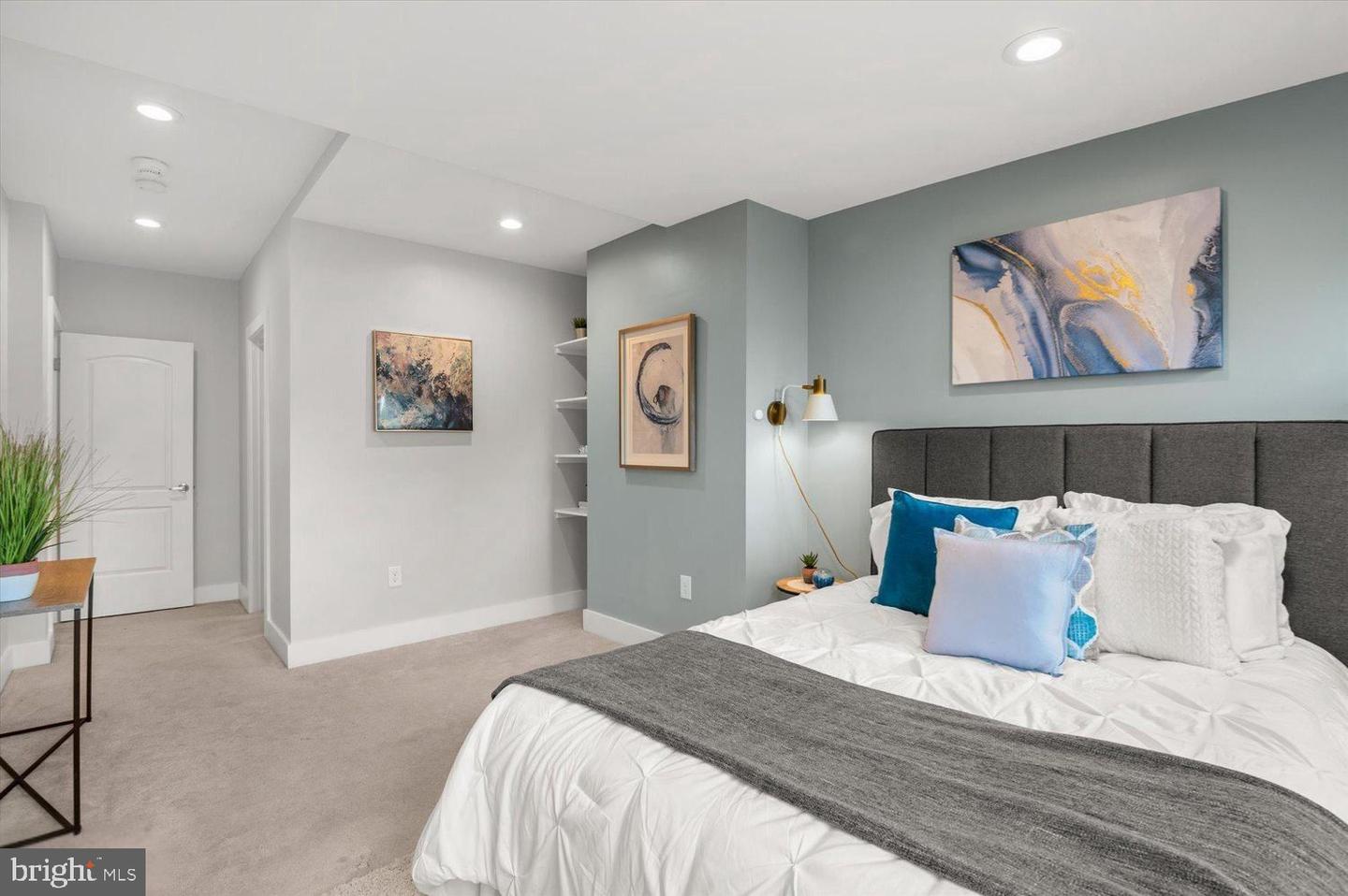 613 Longfellow St NW