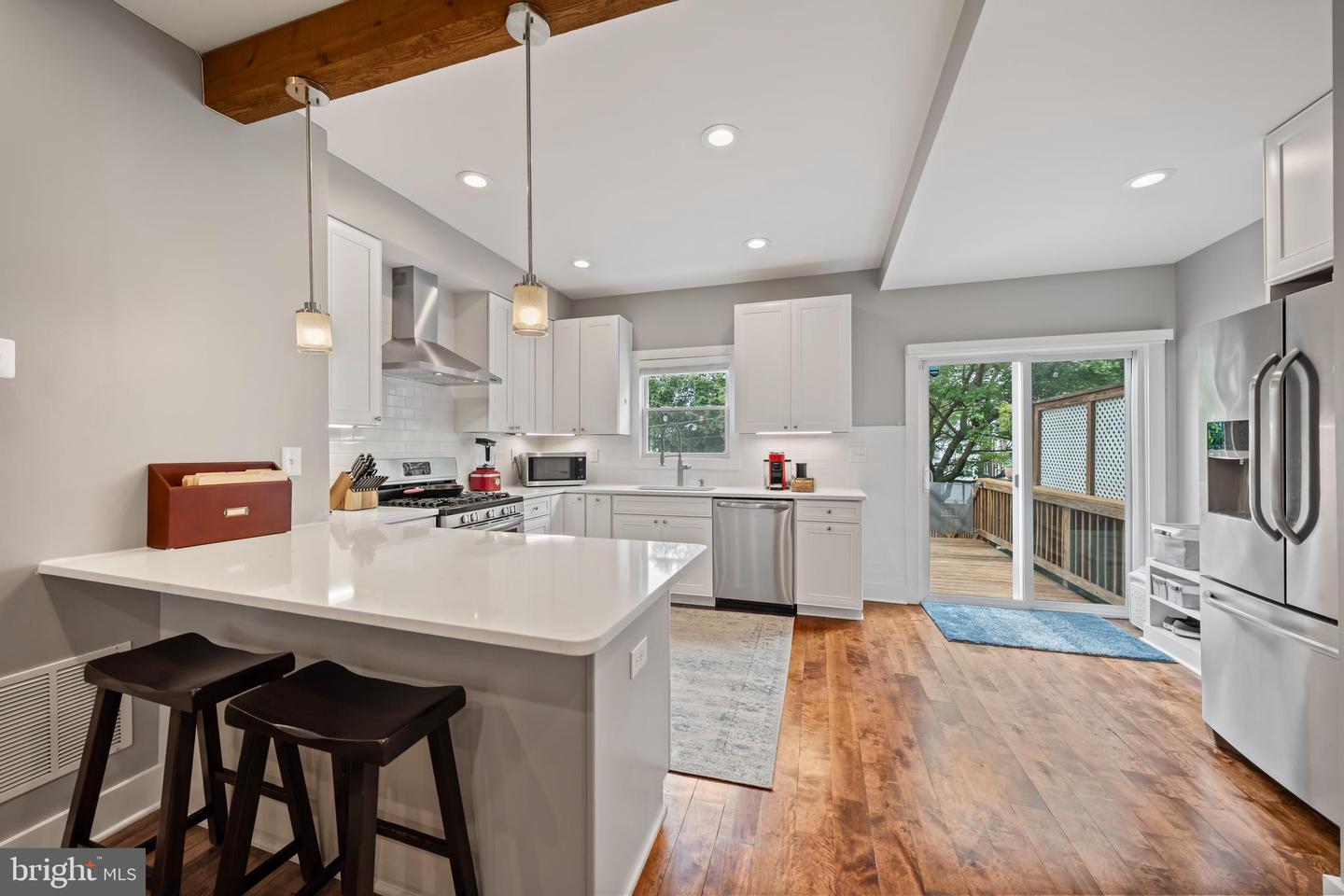 613 Longfellow St NW