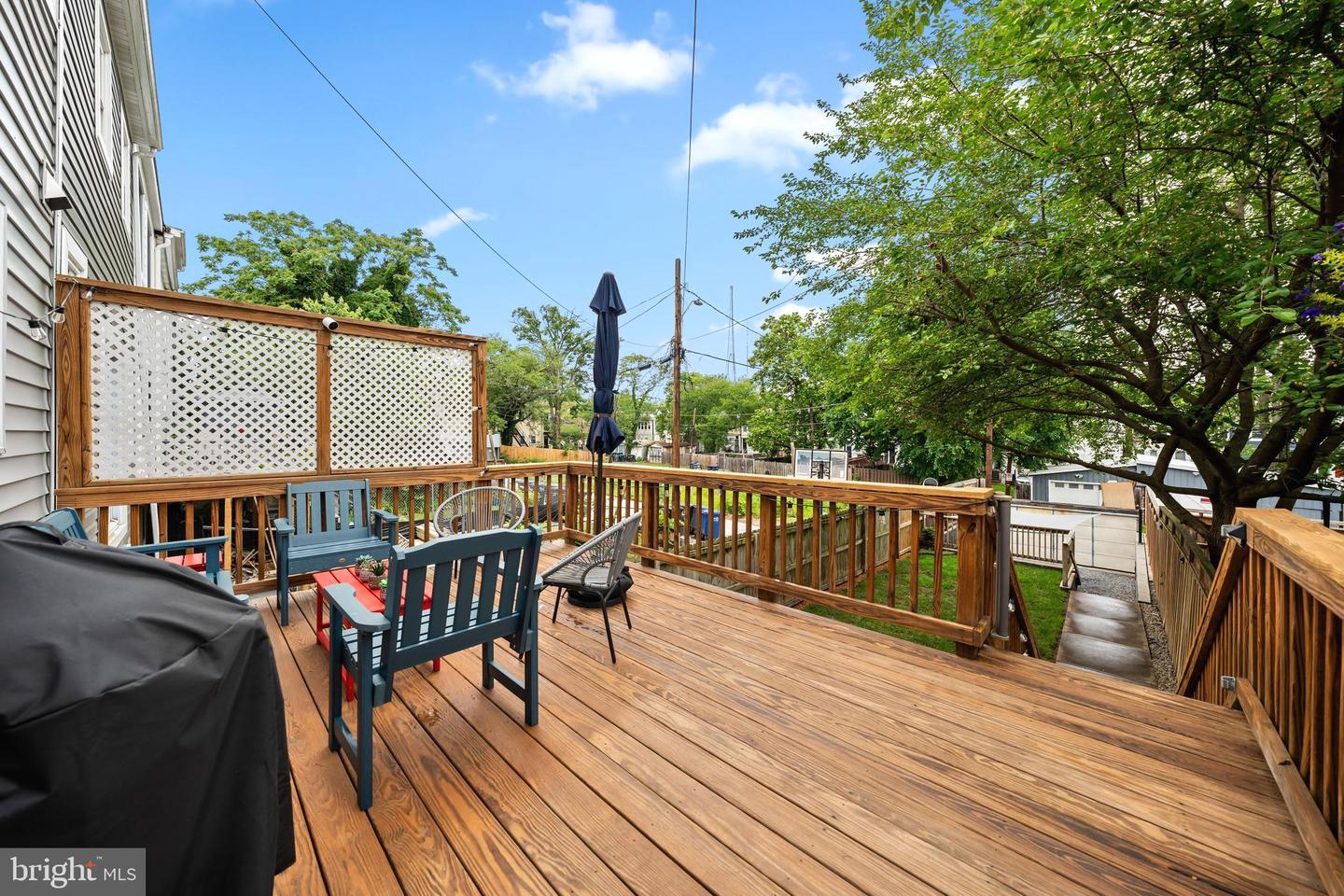 613 Longfellow St NW