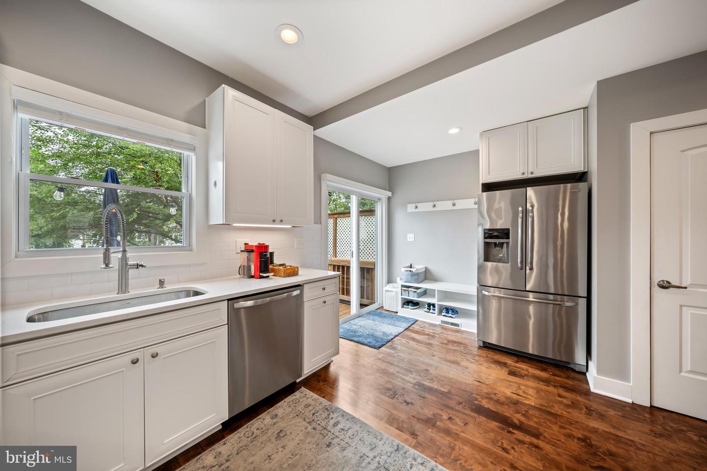 613 Longfellow St NW