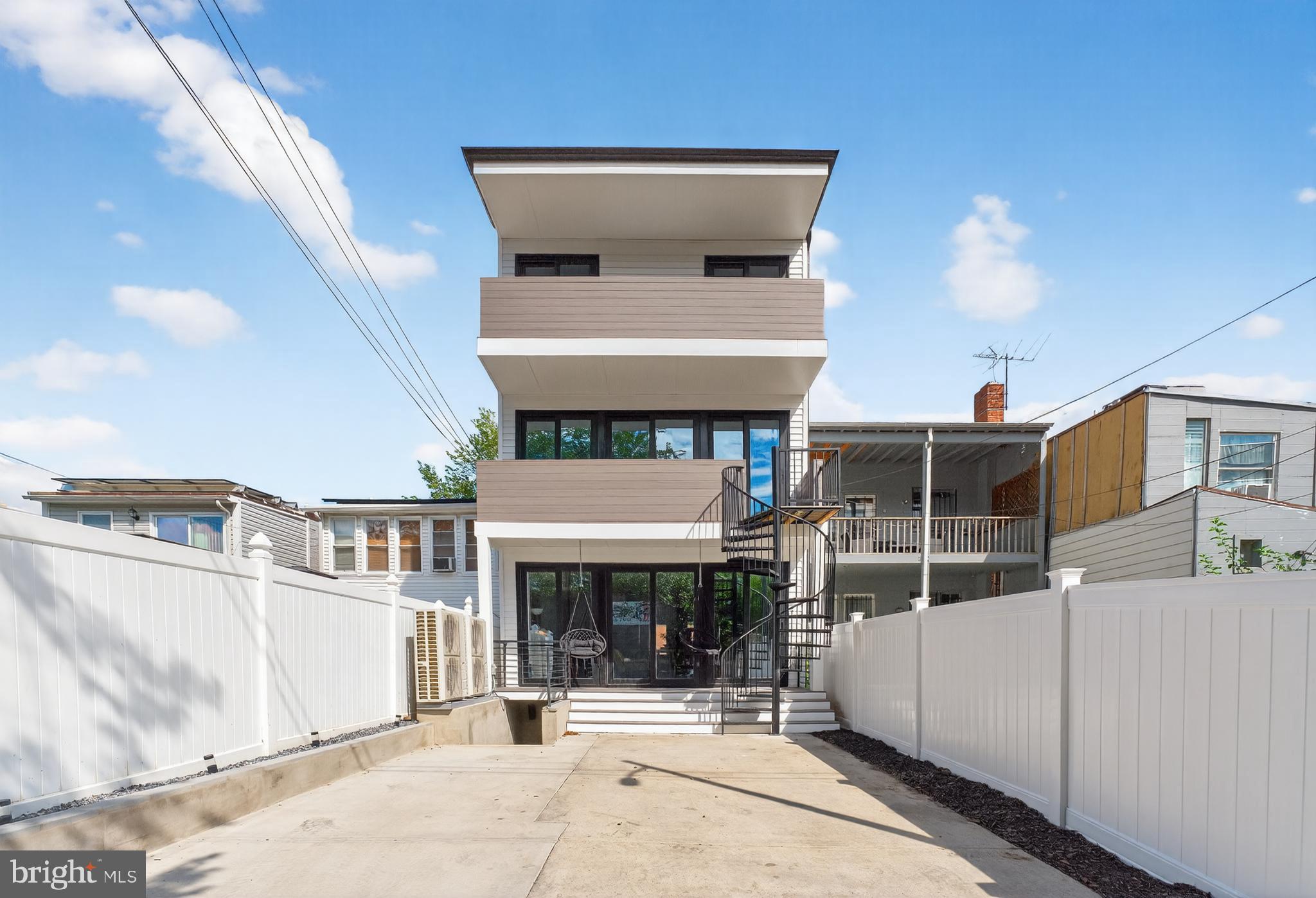 1008 4TH STREET NE 1