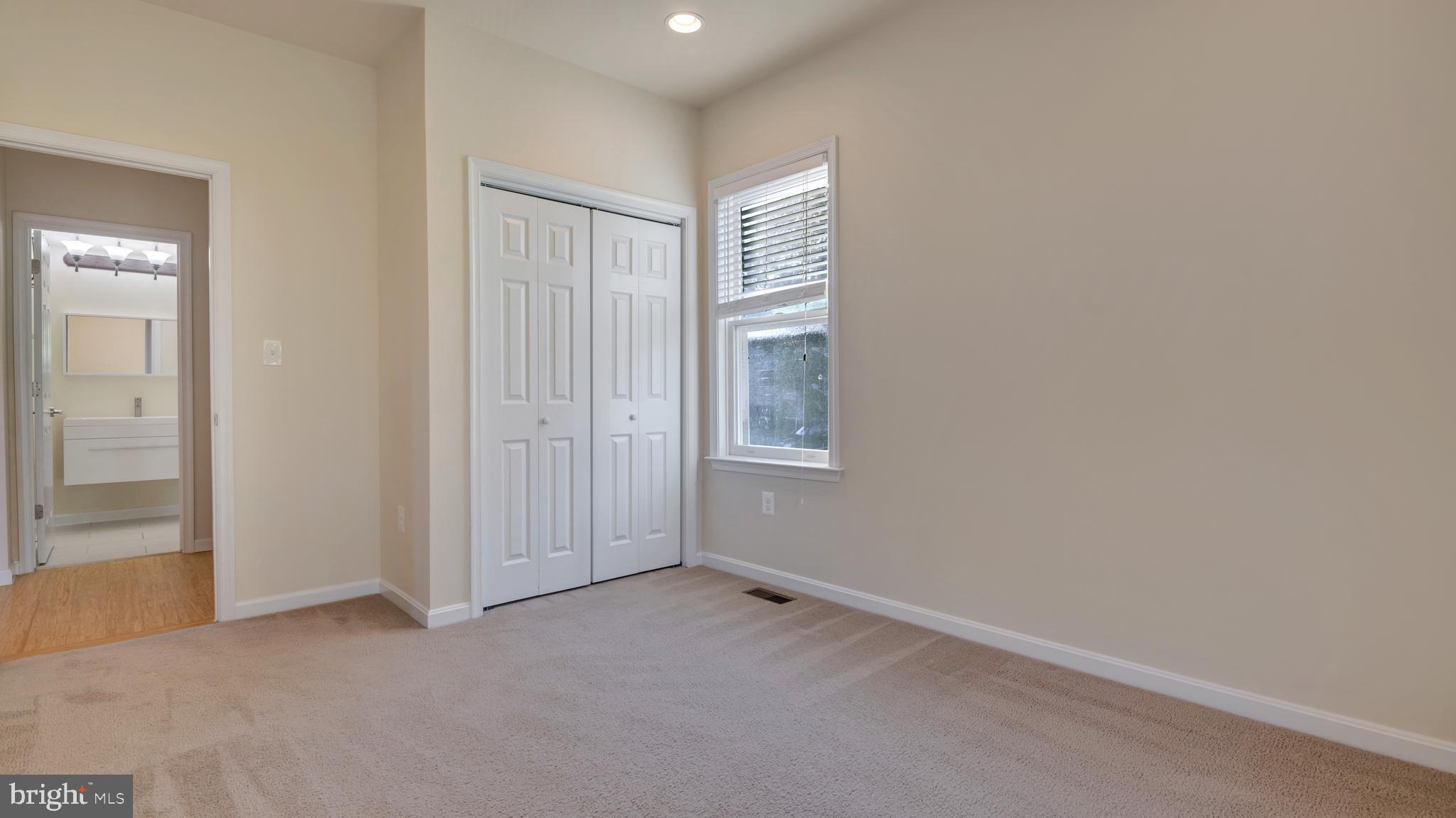 1337 MAPLE VIEW PLACE SE