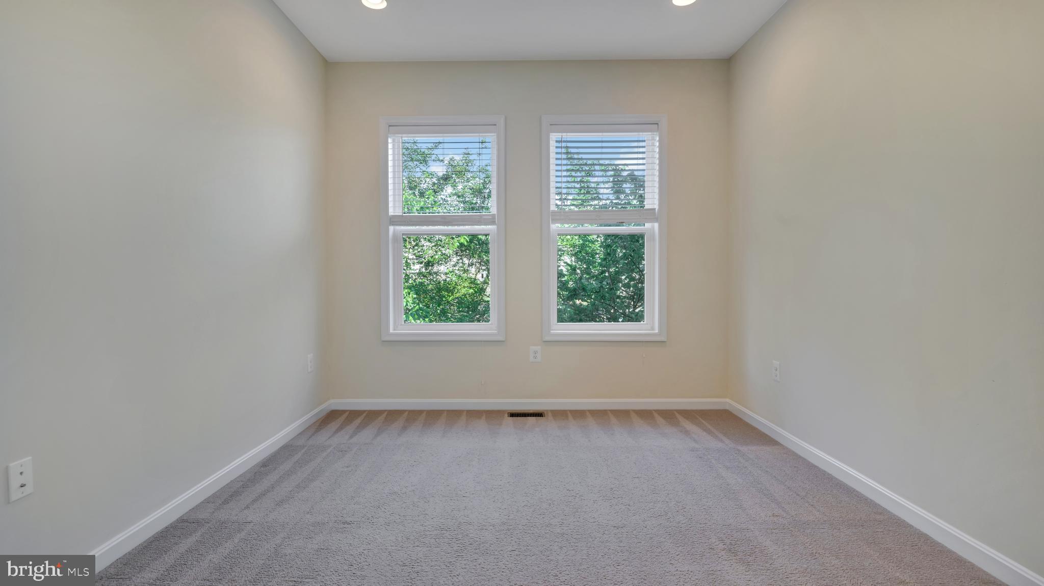 1337 MAPLE VIEW PLACE SE