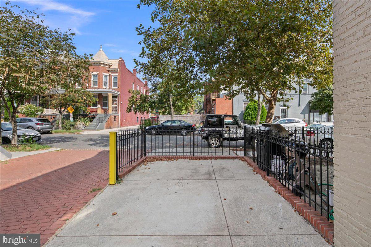 1718 1ST STREET NW 9