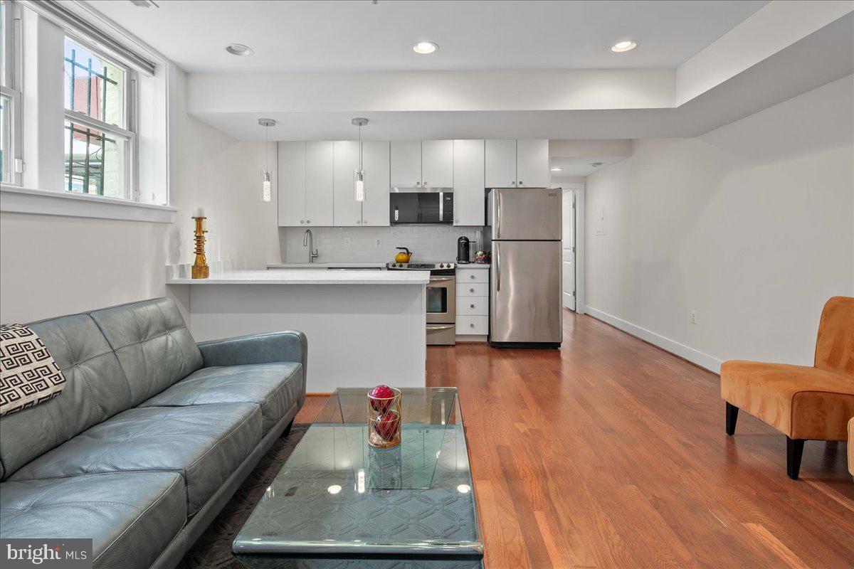 1718 1ST STREET NW 9