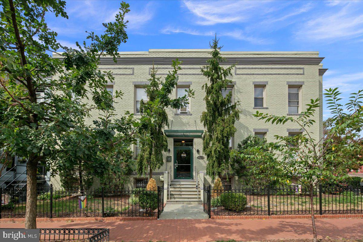 1718 1ST STREET NW 9