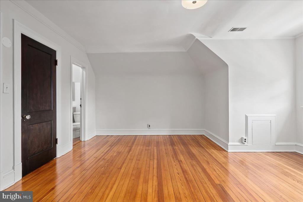 1501 HAMILTON STREET NW