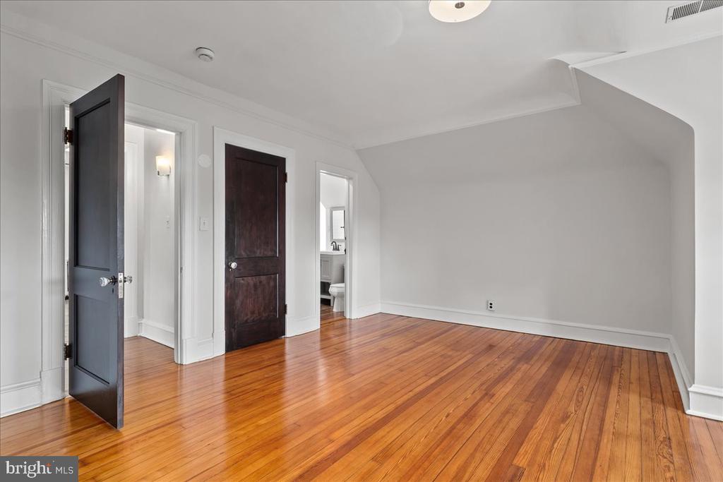 1501 HAMILTON STREET NW