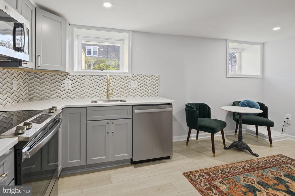 1501 HAMILTON STREET NW