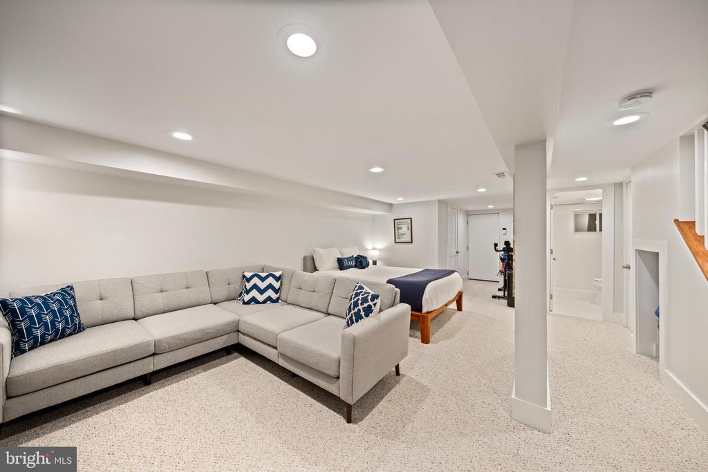 613 LONGFELLOW STREET NW