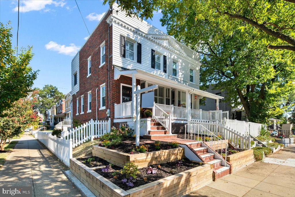 6411 7TH STREET NW