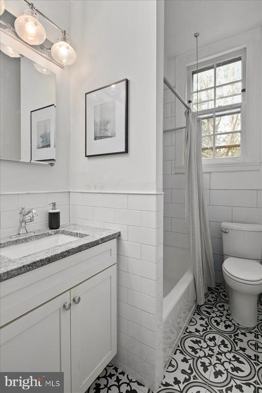 3039 MACOMB STREET NW 18